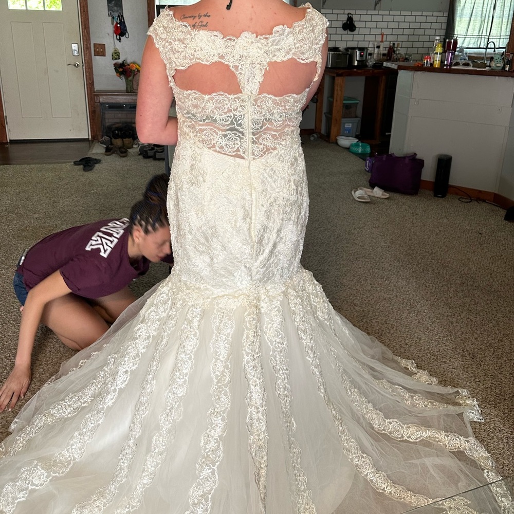 Gorgeous Ivory Mermaid Off-the-Shoulder Lace Wedding Dresses, MW587